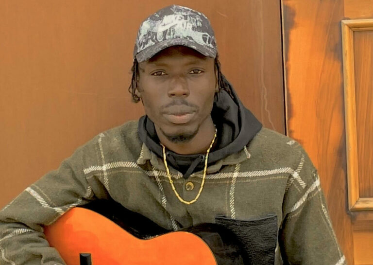 Am Paper : L’ascension d’un architecte de l’Afrofusion chez Davos Musique