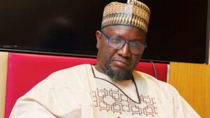 Cheikh Oumar Diagne tire à boulets rouges sur le régime